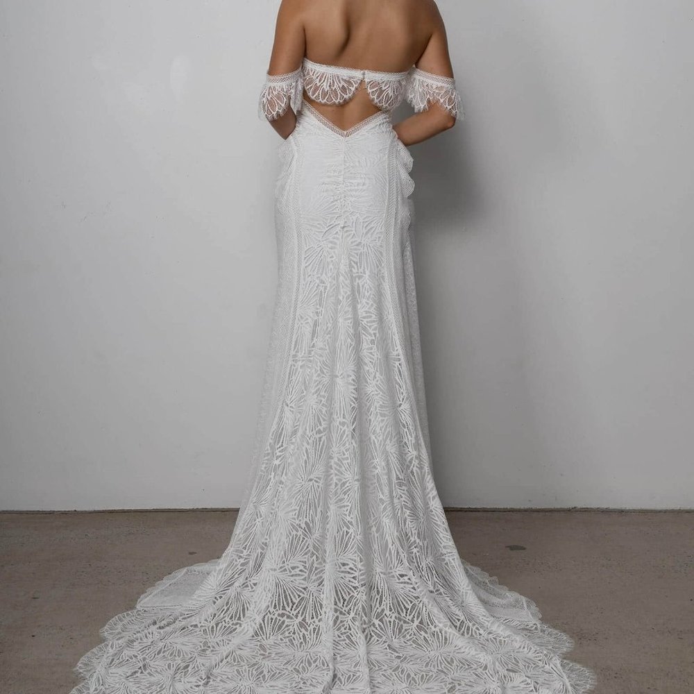 Grace Loves Lace, Stunning Noah Dress - Picture 6 of 12